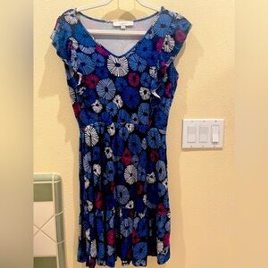 Cute as can be pull over dress with elastic